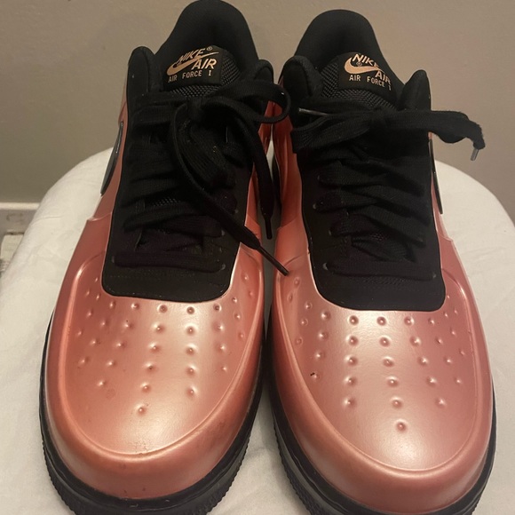 Nike - Picture 2 of 4